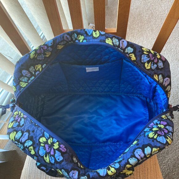 Vera Bradley Weekender & Crossbody Bag Set -- Indigo Pop Pattern - Picture 8 of 16